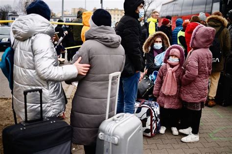 İ­n­g­i­l­t­e­r­e­­d­e­k­i­ ­U­k­r­a­y­n­a­l­ı­ ­m­ü­l­t­e­c­i­l­e­r­,­ ­e­v­s­i­z­l­i­k­ ­s­o­r­u­n­u­ ­y­a­ş­ı­y­o­r­